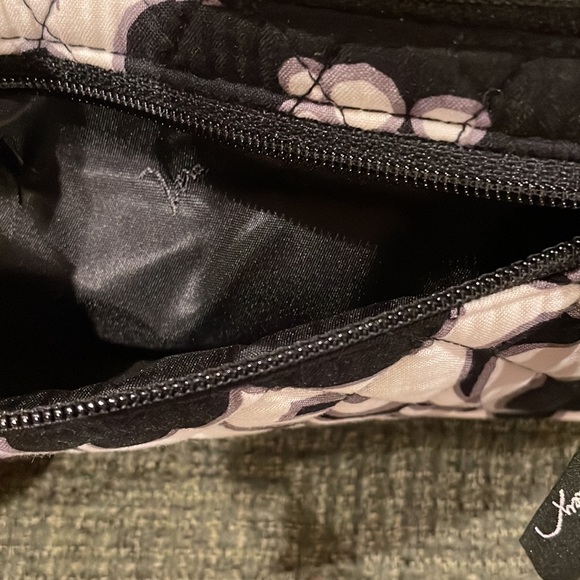 Vera Bradley quilted wristlet - Picture 7 of 7